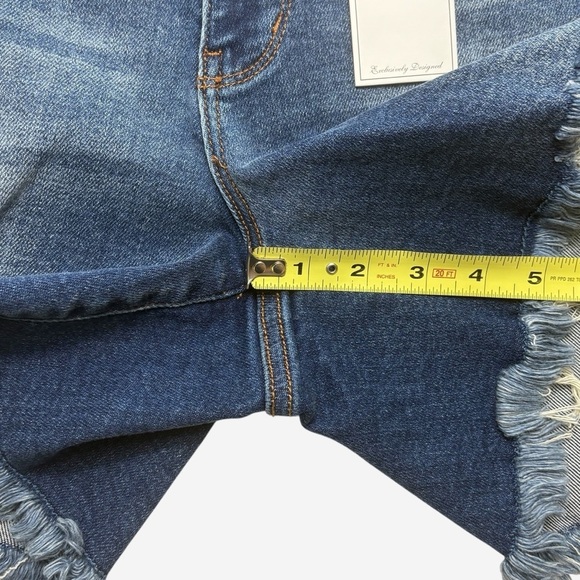 Judy Blue 2-Button Dad Shorts Size XL Distressed Medium Wash Stretch 152103 - Picture 5 of 12